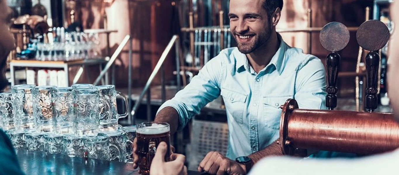 Το Λονδίνο ανοίγει την εστίαση στις 2 Δεκεμβρίου - Στη βαθμίδα «υψηλού συναγερμού» μετά την άρση του lockdown